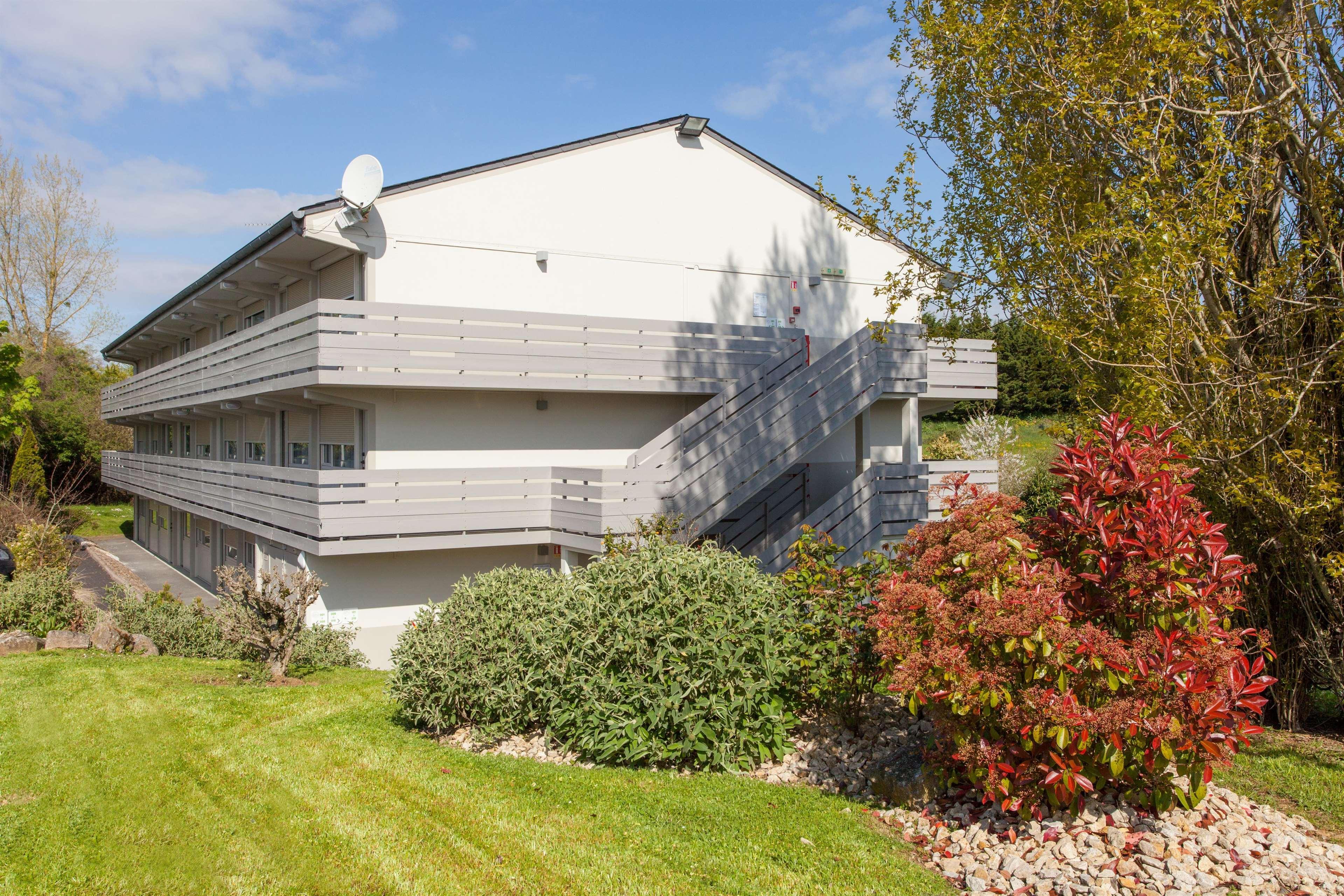 Campanile Poitiers Hotel Exterior photo